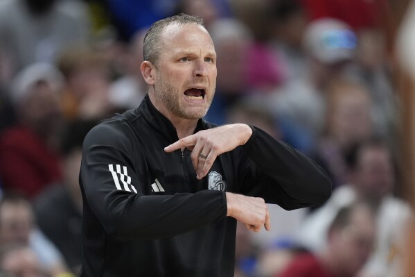 The Darian DeVries' era begins, as WVU men's hoops host Charleston in exhibition